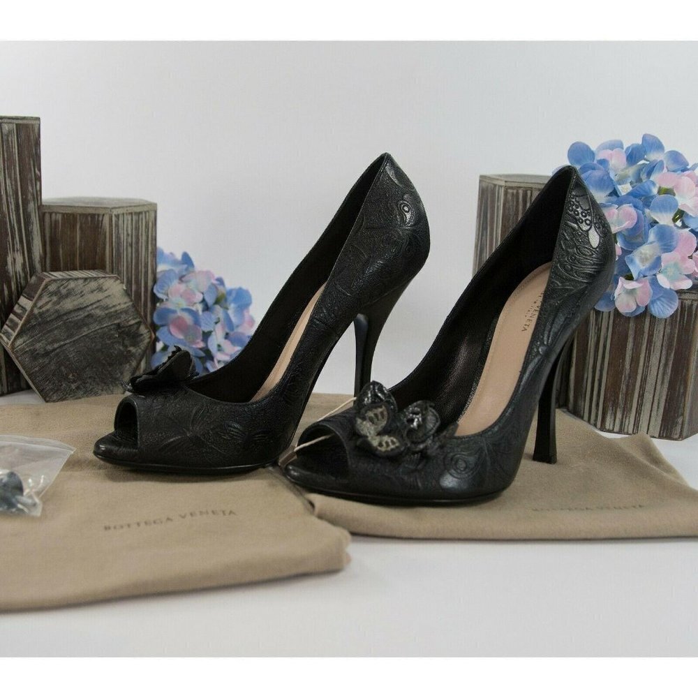Bottega Veneta Black Leather Butterfly Runway Heel - Picture 4 of 11